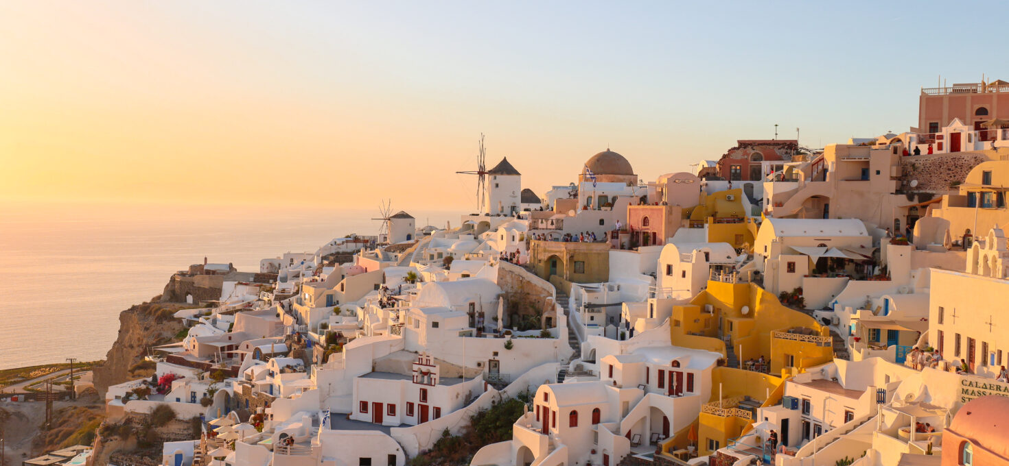 Santorini – A Complete Guide for First Time Visitors